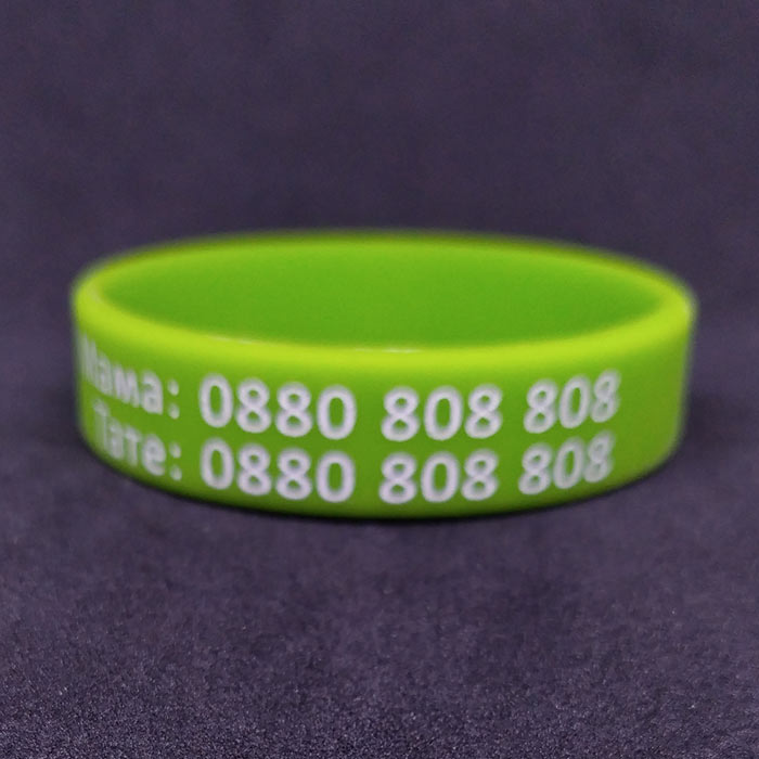 Lime bracelets with parents phone numbers custom text Liratech.eu